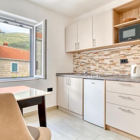 Symphony Apartments Street View Petrovac Exterior foto