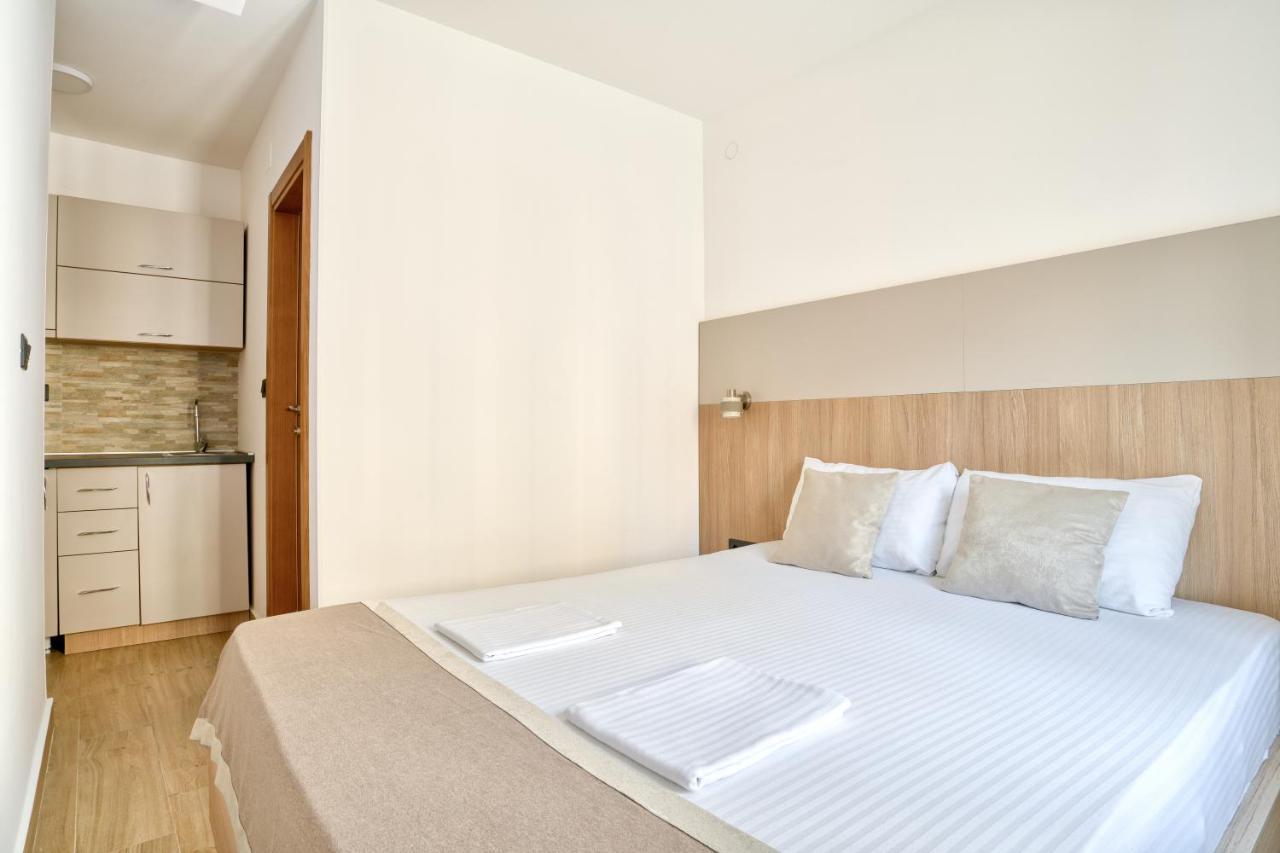 Symphony Apartments Street View Petrovac Exterior foto